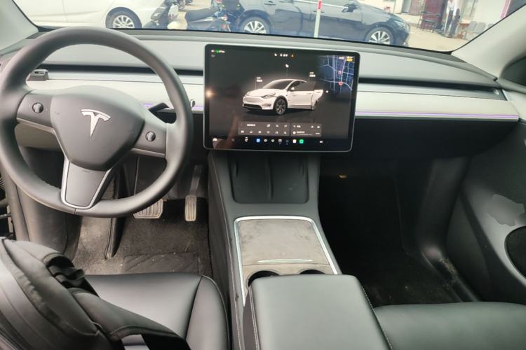 Used Tesla Model Y 2023 Rear-Wheel-Drive Version Center Console