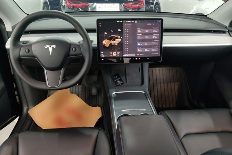 Used Tesla Model Y 2023 Rear-Wheel-Drive Version Center Console