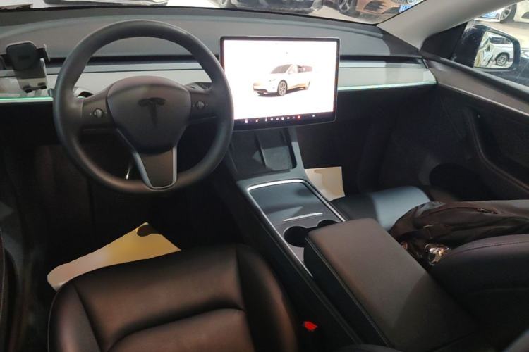 Used Tesla Model Y 2023 Rear-Wheel-Drive Version Center Console