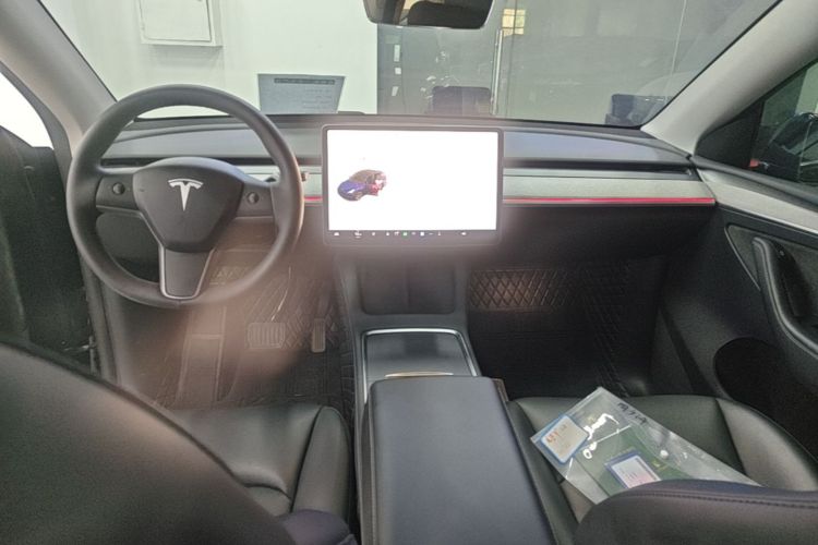 Used Tesla Model Y 2023 Rear-Wheel-Drive Version Center Console
