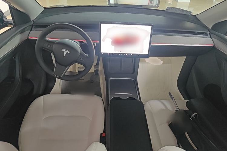 Used Tesla Model Y 2023 Long-Range All-Wheel-Drive Version Center Console