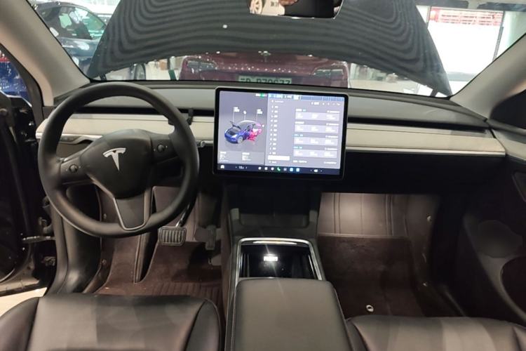 Used Tesla Model Y 2023 Rear-Wheel-Drive Version Center Console