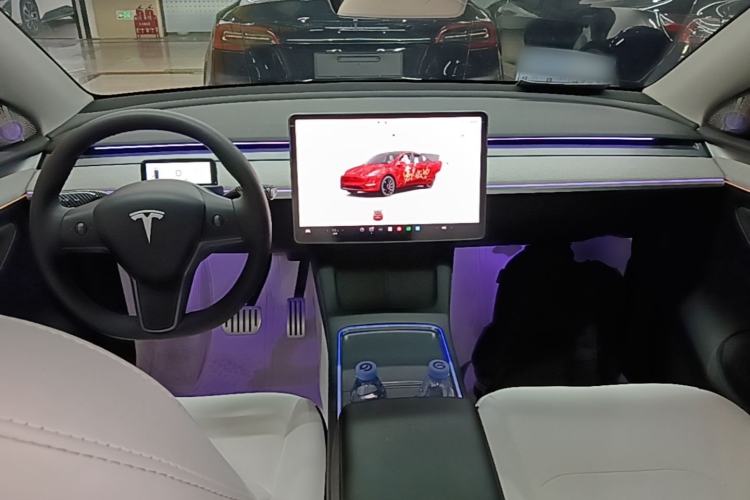 Used Tesla Model Y 2023 High-Performance All-Wheel-Drive Version Center Console