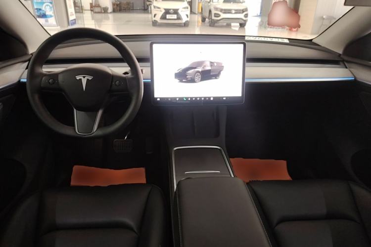 Used Tesla Model Y 2023 Rear-Wheel-Drive Version Center Console