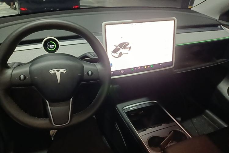 Used Tesla Model Y 2023 Rear-Wheel-Drive Version Center Console