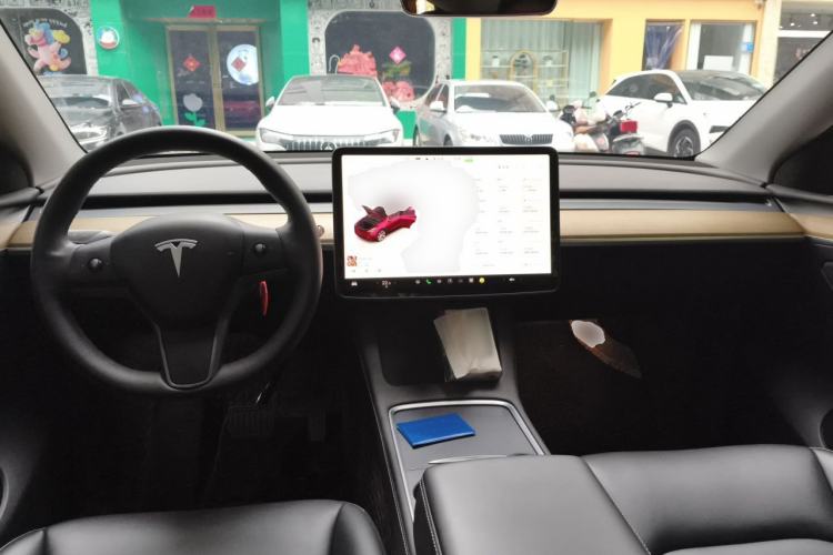 Used Tesla Model Y 2023 Rear-Wheel-Drive Version Center Console