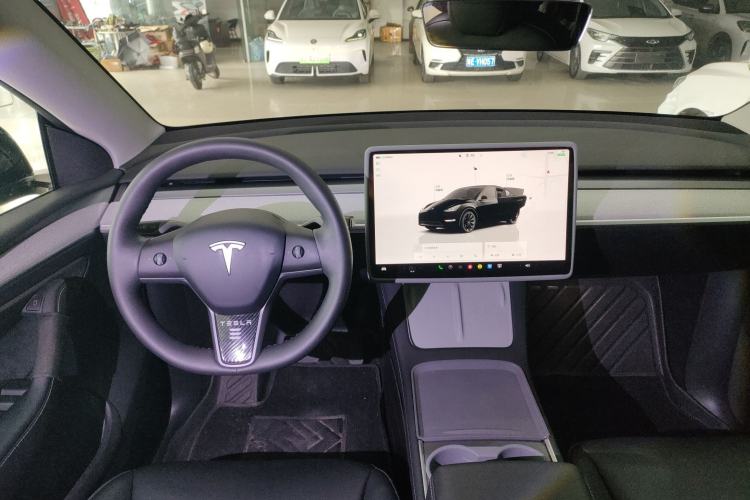 Used Tesla Model Y 2023 Rear-Wheel-Drive Version Center Console