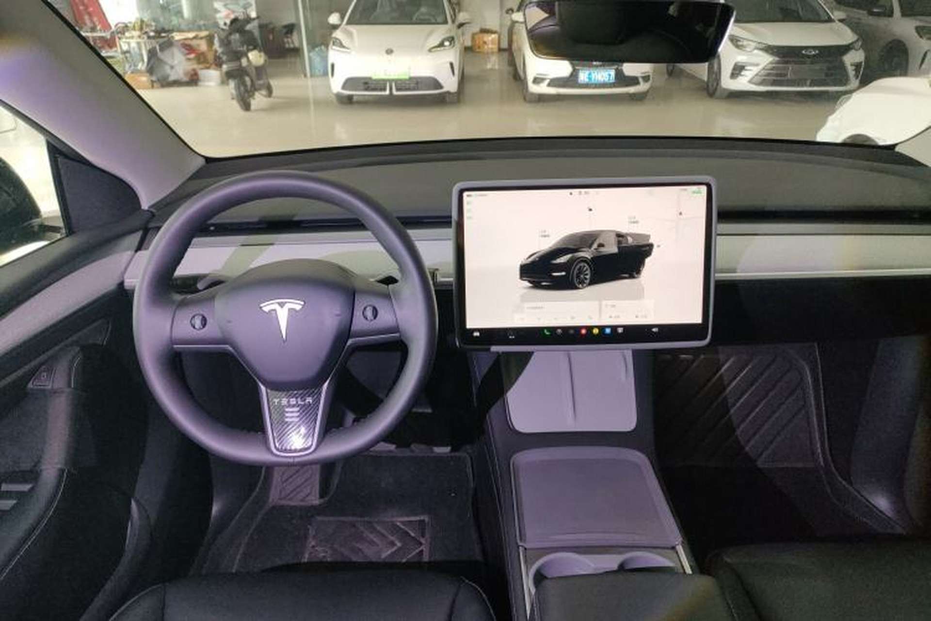 Used Tesla Model Y 2023 Rear-Wheel-Drive Version Center Console