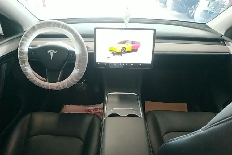 Used Tesla Model Y 2023 Rear-Wheel-Drive Version Center Console