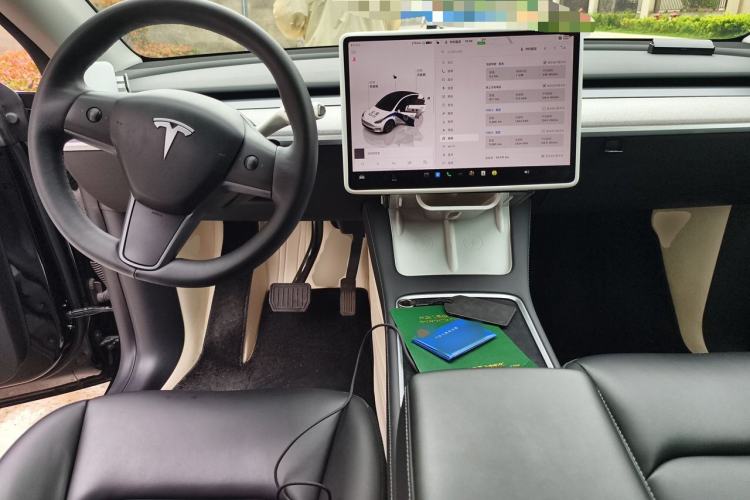 Used Tesla Model Y 2023 Rear-Wheel-Drive Version Center Console
