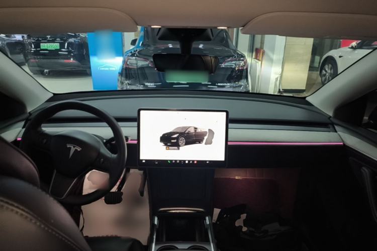 Used Tesla Model Y 2023 Long-Range All-Wheel-Drive Version Center Console
