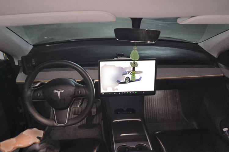 Used Tesla Model Y 2023 Rear-Wheel-Drive Version Center Console