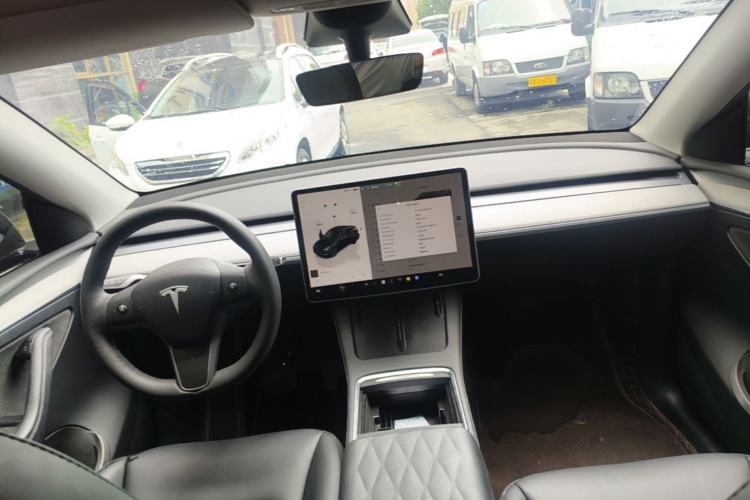 Used Tesla Model Y 2023 Rear-Wheel-Drive Version Center Console