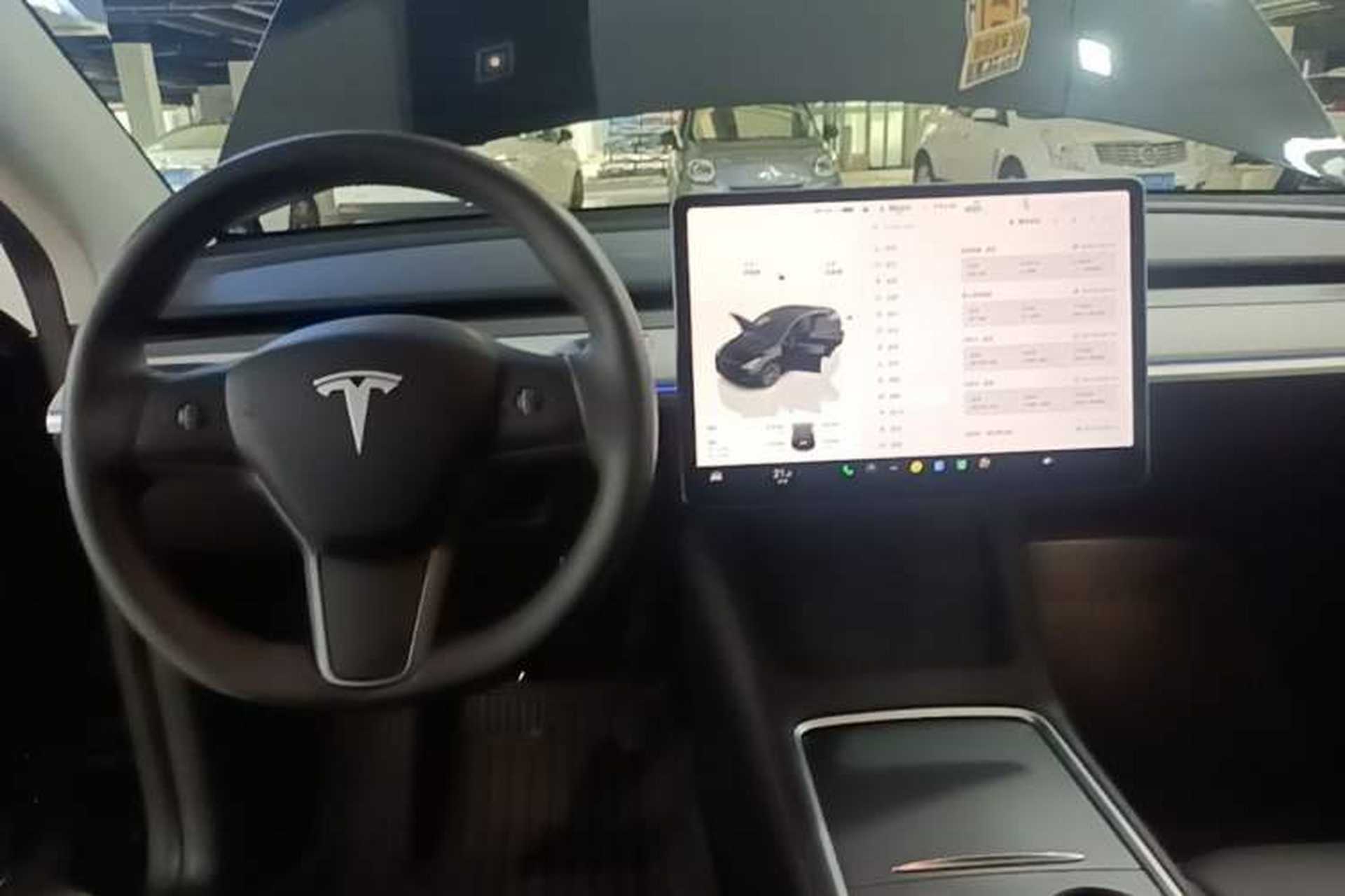 Used Tesla Model Y 2023 Rear-Wheel-Drive Version Center Console