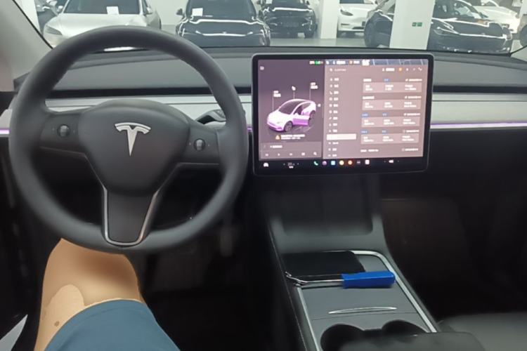 Used Tesla Model Y 2023 Rear-Wheel-Drive Version Center Console