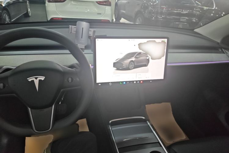 Used Tesla Model Y 2023 Rear-Wheel-Drive Version Center Console