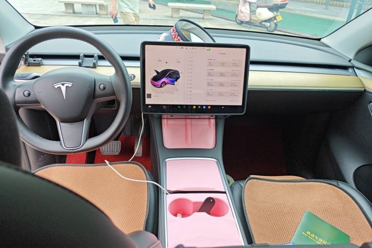 Used Tesla Model Y 2023 Rear-Wheel-Drive Version Center Console