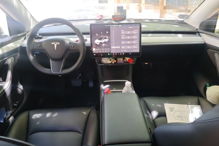 Used Tesla Model Y 2023 Rear-Wheel-Drive Version Center Console
