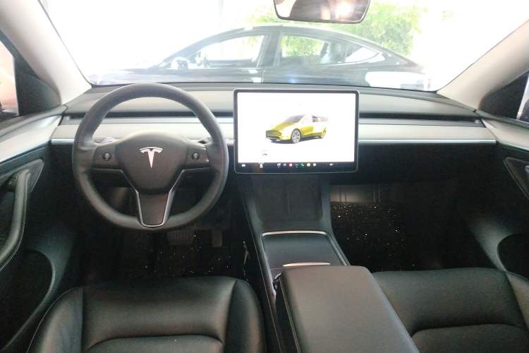 Used Tesla Model Y 2023 Rear-Wheel-Drive Version Center Console