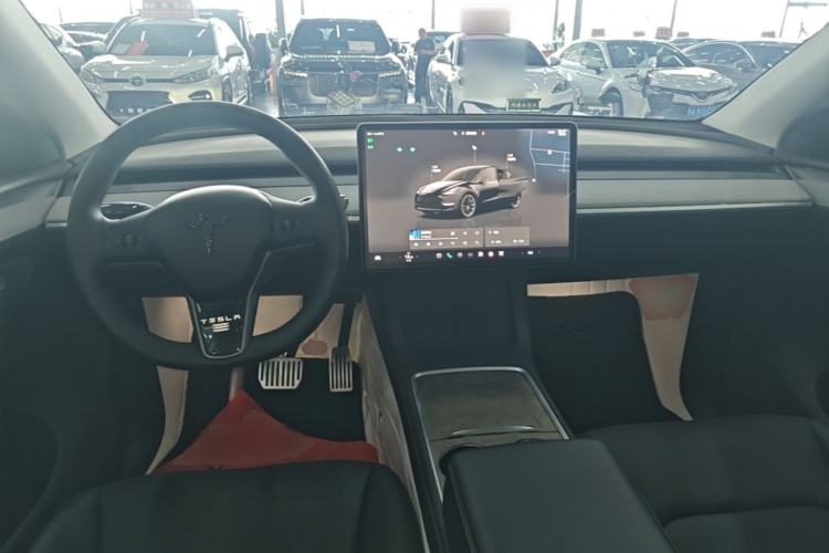 Used Tesla Model Y 2023 Rear-Wheel-Drive Version Center Console