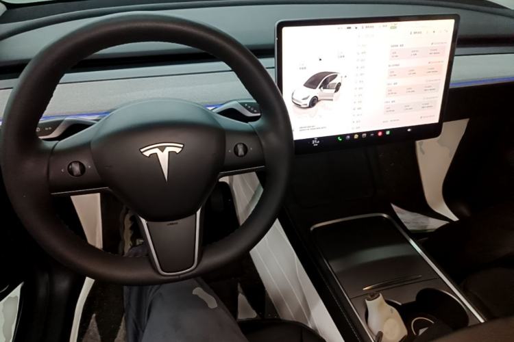 Used Tesla Model Y 2023 Rear-Wheel-Drive Version Center Console