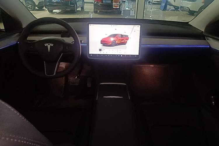 Used Tesla Model Y 2023 Rear-Wheel-Drive Version Center Console