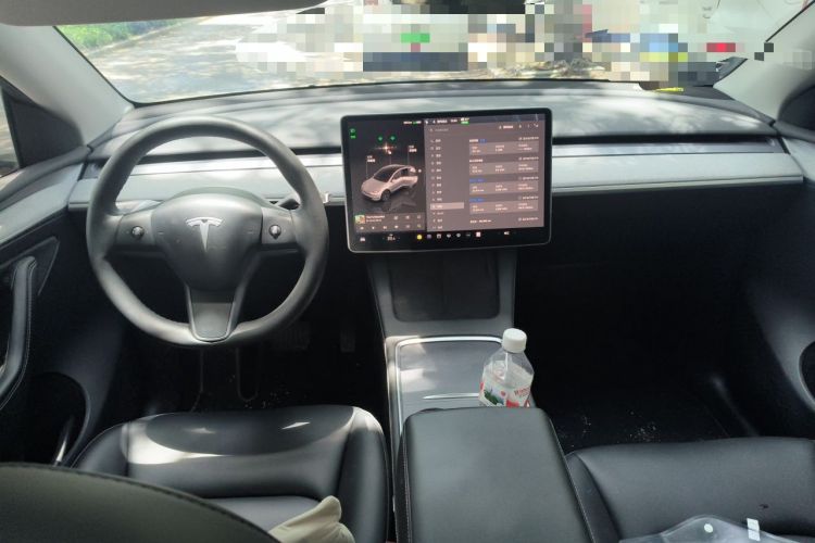 Used Tesla Model Y 2023 Rear-Wheel-Drive Version Center Console