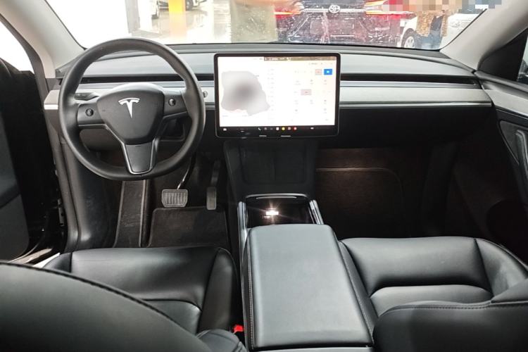 Used Tesla Model Y 2023 Rear-Wheel-Drive Version Center Console