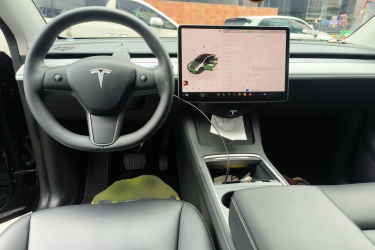 Used Tesla Model Y 2023 Rear-Wheel-Drive Version Center Console