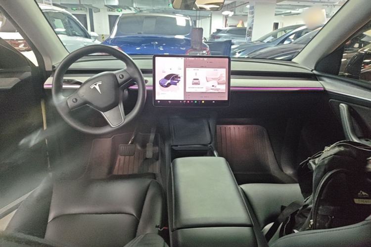 Used Tesla Model Y 2023 Rear-Wheel-Drive Version Center Console