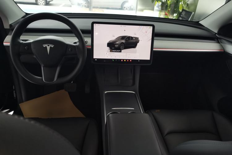 Used Tesla Model Y 2023 Rear-Wheel-Drive Version Center Console