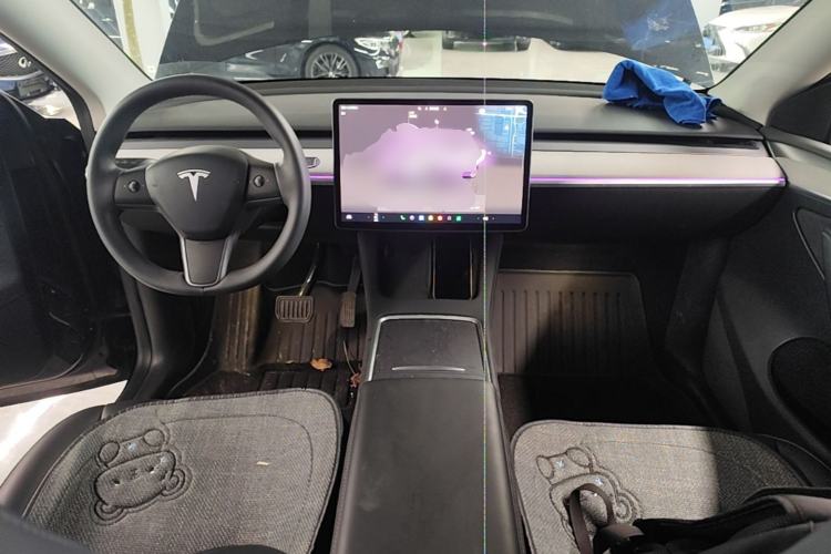 Used Tesla Model Y 2023 Rear-Wheel-Drive Version Center Console