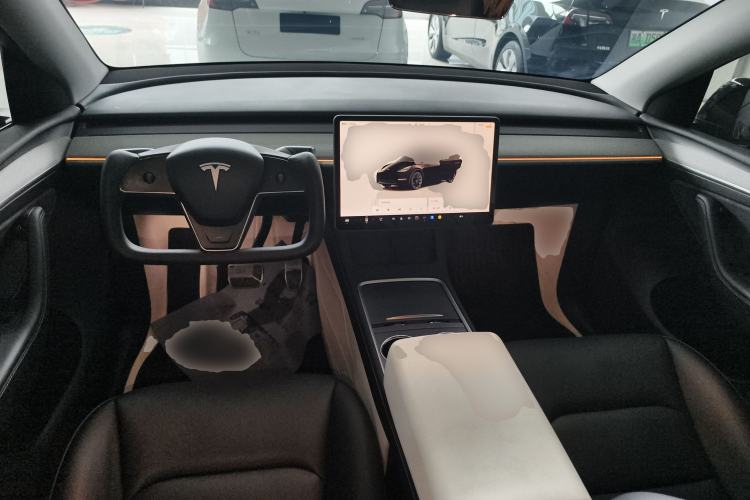 Used Tesla Model Y 2023 Long-Range All-Wheel-Drive Version Center Console