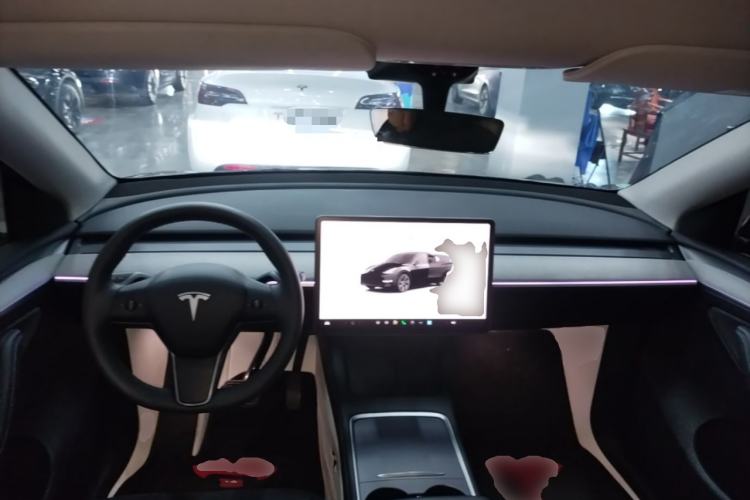 Used Tesla Model Y 2023 Rear-Wheel-Drive Version Center Console