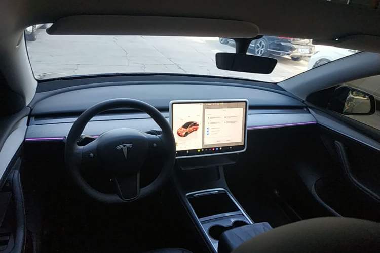 Used Tesla Model Y 2023 Rear-Wheel-Drive Version Center Console