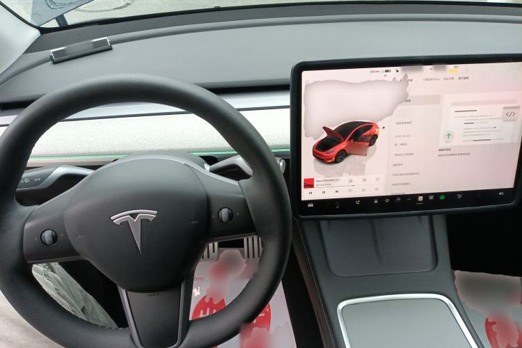 Used Tesla Model Y 2023 Rear-Wheel-Drive Version Center Console