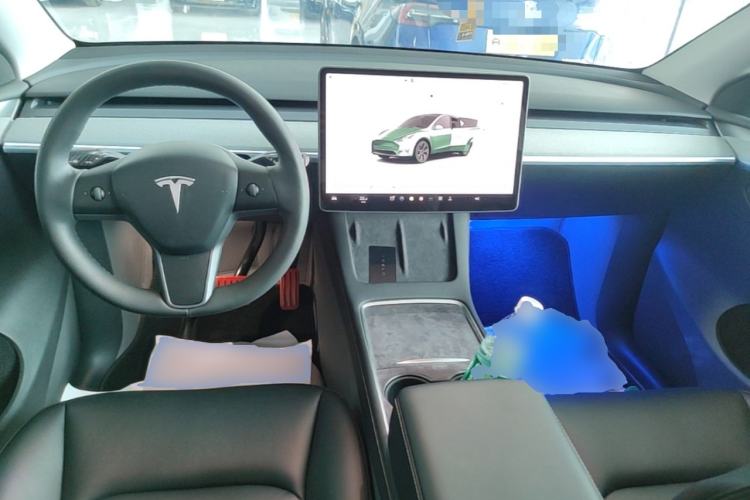 Used Tesla Model Y 2023 Rear-Wheel-Drive Version Center Console