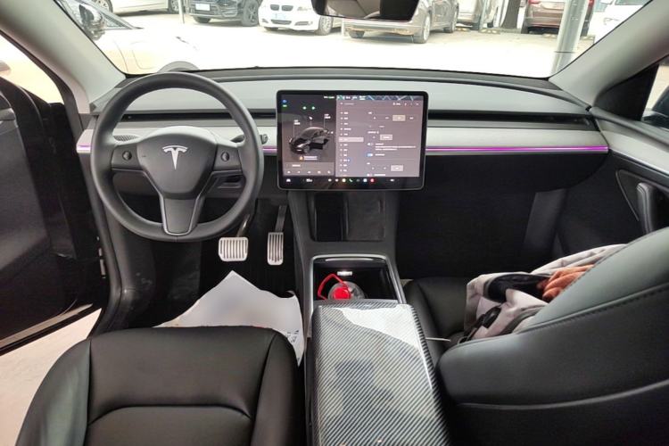 Used Tesla Model Y 2023 Rear-Wheel-Drive Version Center Console