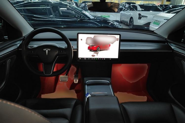 Used Tesla Model Y 2023 Long-Range All-Wheel-Drive Version Center Console