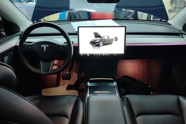 Used Tesla Model Y 2023 Long-Range All-Wheel-Drive Version Center Console