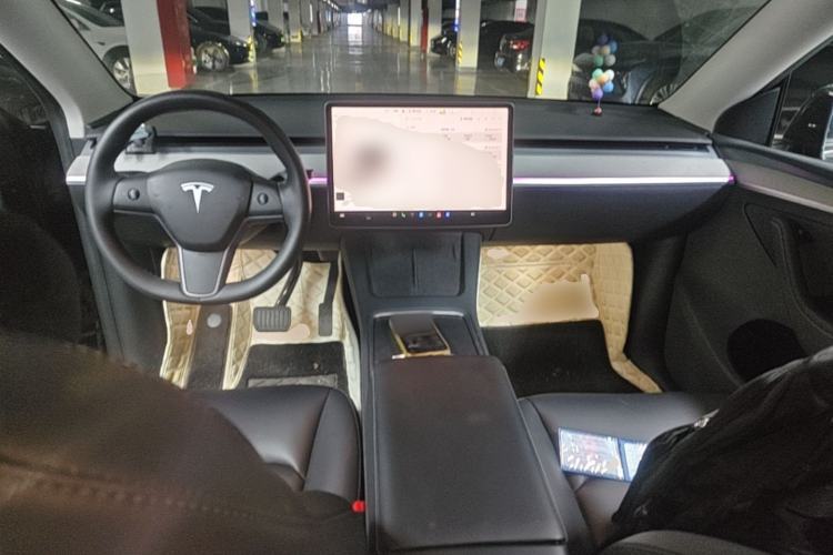 Used Tesla Model Y 2023 Rear-Wheel-Drive Version Center Console