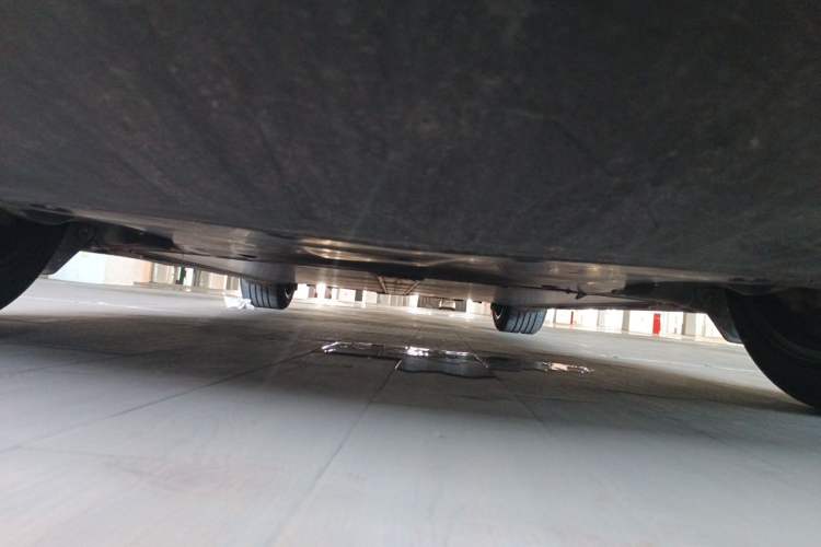 Used Tesla Model Y 2023 Rear-Wheel-Drive Version Chassis Front
