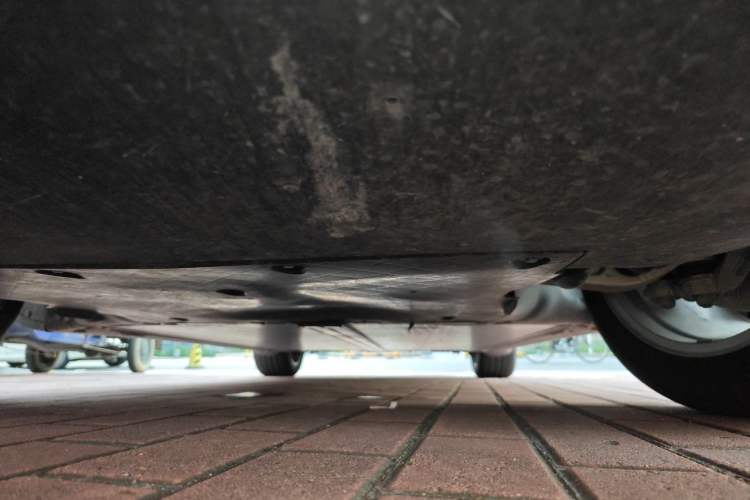 Used Tesla Model Y 2023 Long-Range All-Wheel-Drive Version Chassis Front