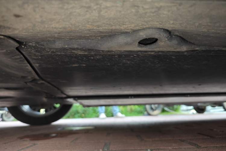 Used Tesla Model Y 2023 Long-Range All-Wheel-Drive Version Chassis Front Left