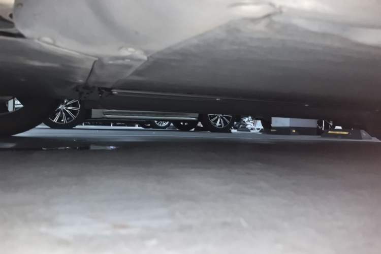 Used Tesla Model Y 2023 Rear-Wheel-Drive Version Chassis Front Left