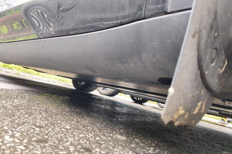 Used Tesla Model Y 2023 Rear-Wheel-Drive Version Chassis Front Right