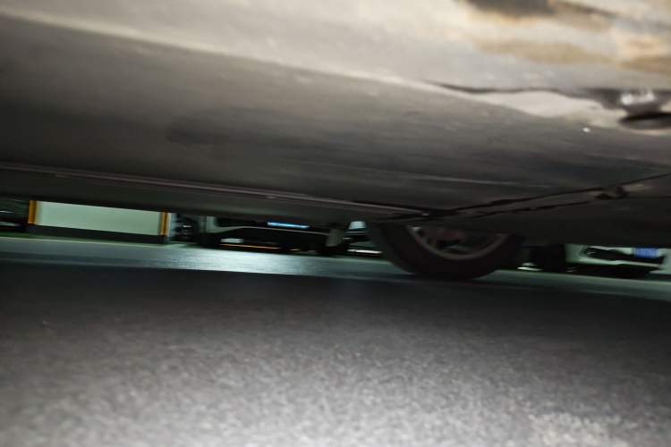 Used Tesla Model Y 2023 Long-Range All-Wheel-Drive Version Chassis Front Right