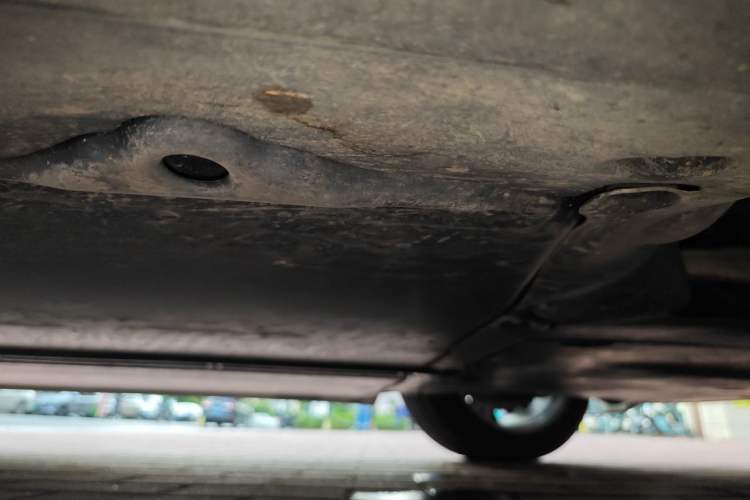 Used Tesla Model Y 2023 Long-Range All-Wheel-Drive Version Chassis Front Right