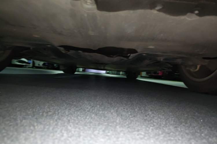 Used Tesla Model Y 2023 Long-Range All-Wheel-Drive Version Chassis Rear