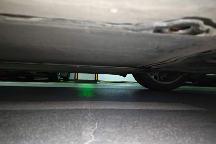 Used Tesla Model Y 2023 Long-Range All-Wheel-Drive Version Chassis Rear Left
